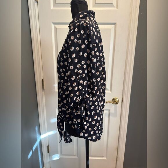 VIXBE Floral Navy Women's Top in size small - Picture 5 of 8